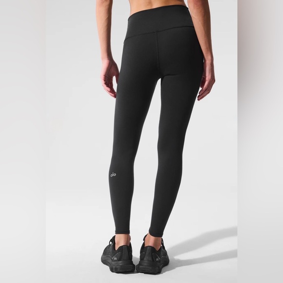 ALO Yoga Black 7/8 High-Waist Airbrush Leggings size M - Picture 2 of 7